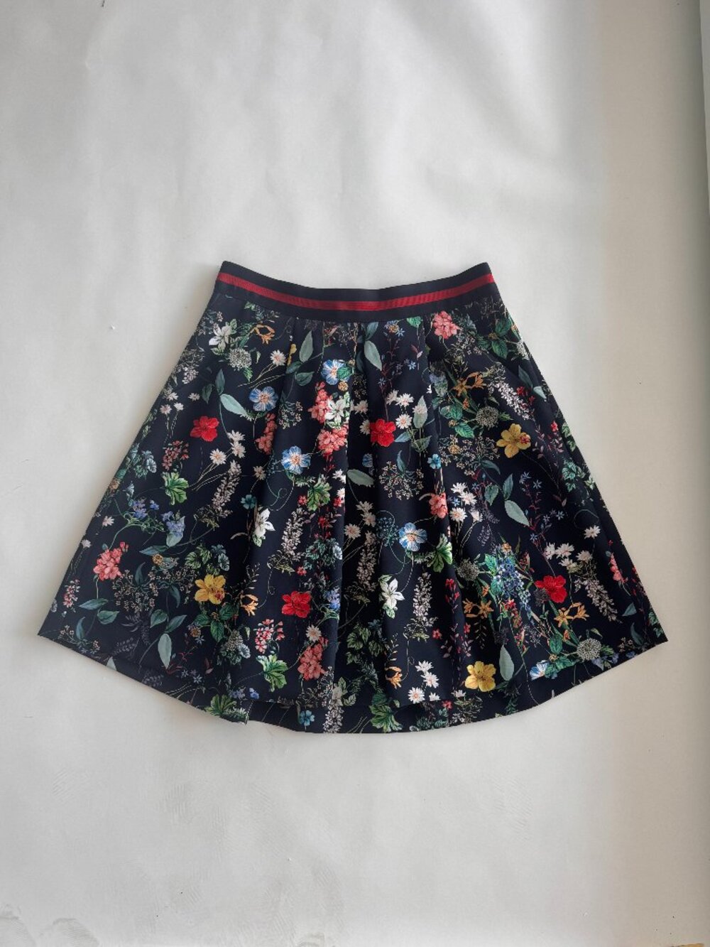Seductive Floral Midi Skirt Size 36 | Dark Navy & Multicolor Print